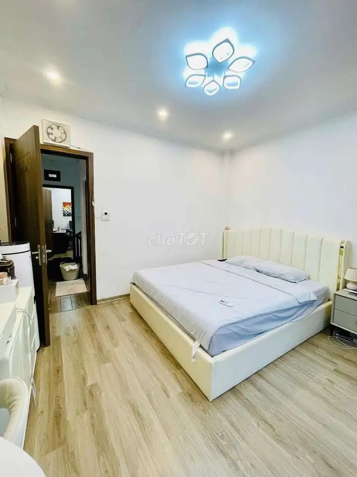 Дом Бат Кхой 44м² 5 этажей, мебель, VF3 у двери