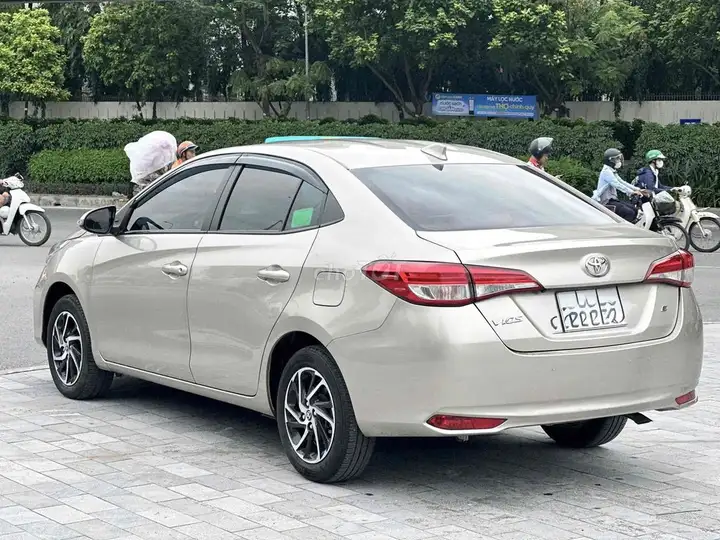 Toyota Vios 2022 CVT песочный