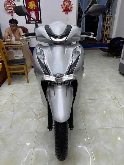 Honda SH 350i 2022 серебристый Bosche Тайланд 8048 км