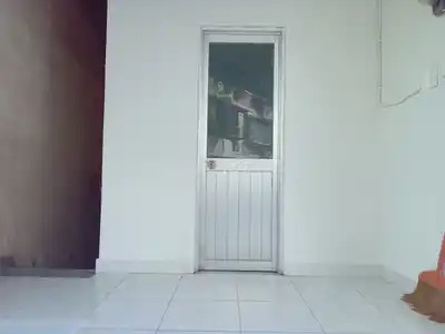 Отдельный верхний этаж 90м2 в переулке для машин
