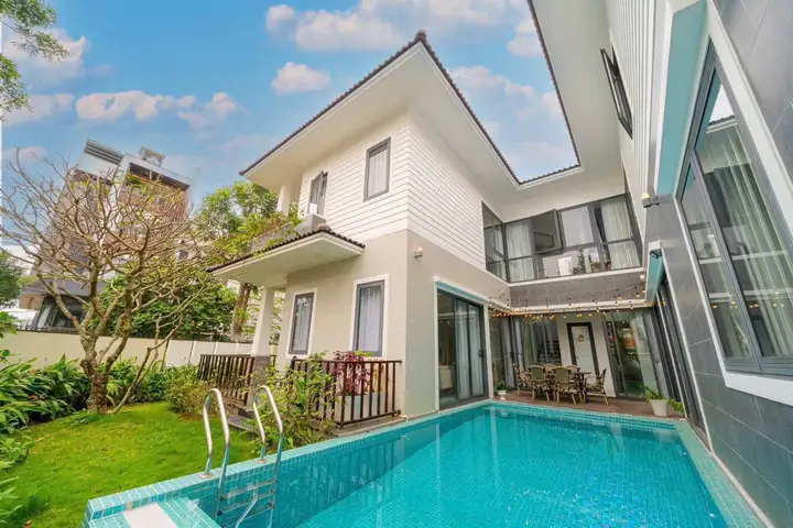 Дом 3 этажа, 5 спален, 400 м², Nam Viet A