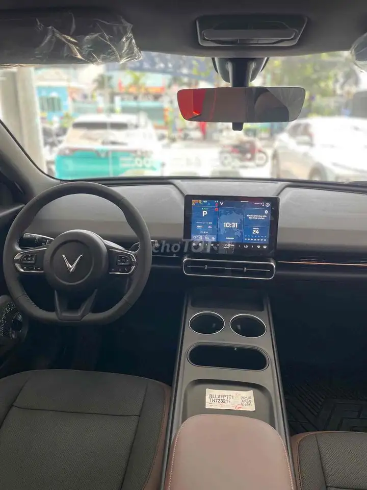 VinFast MPV7 — в подарок камера 360