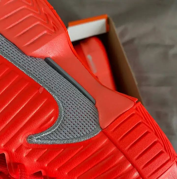Nike Zoom Challenge Pro