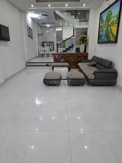 Таунхаус с фасадной частью на Хоа Минь, Лиентьеу, 3 этажа, 90 м²