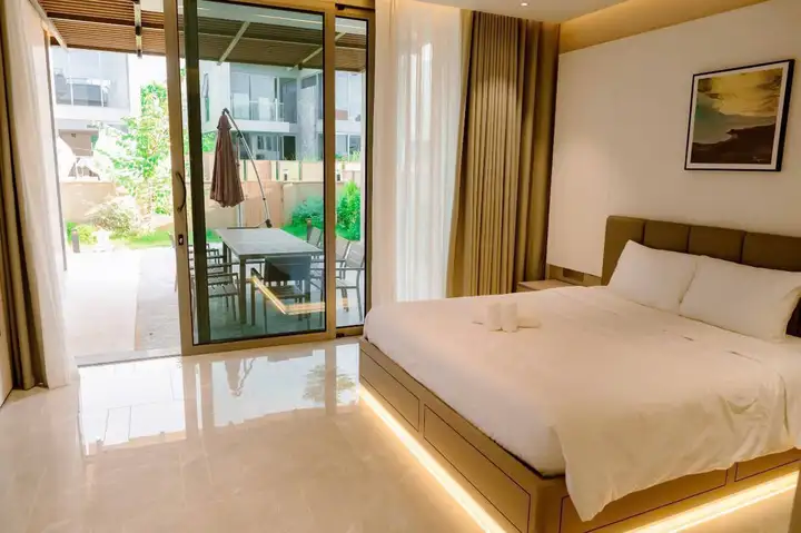 Вилла 3 этажа 4 спальни 5WC 430м2