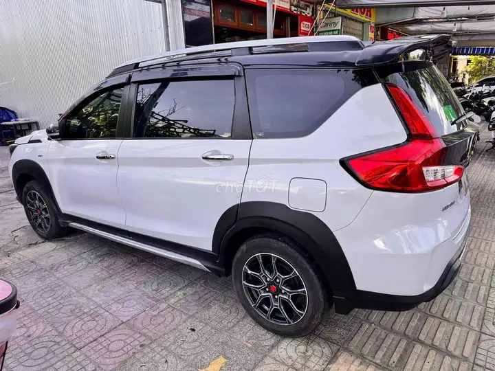Suzuki XL7 2022 белый автомат Индонезия