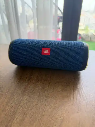JBL flip 4
