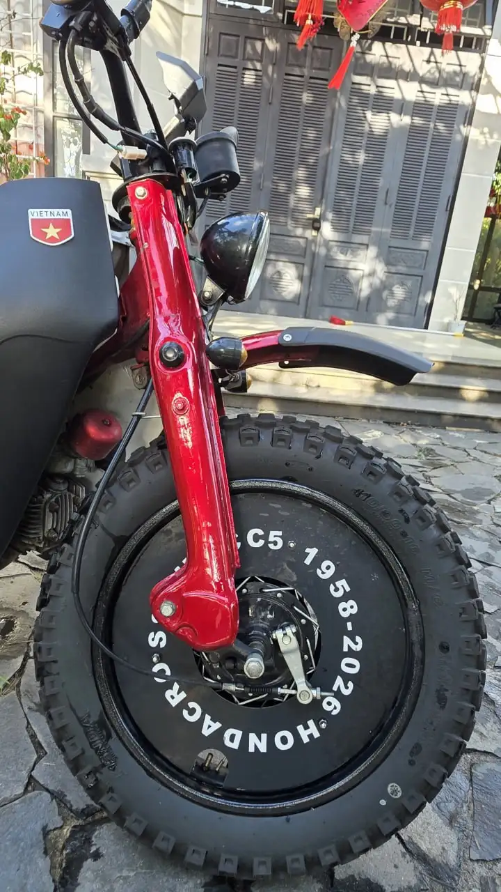 Honda Super Cub Custom Deluxe 50