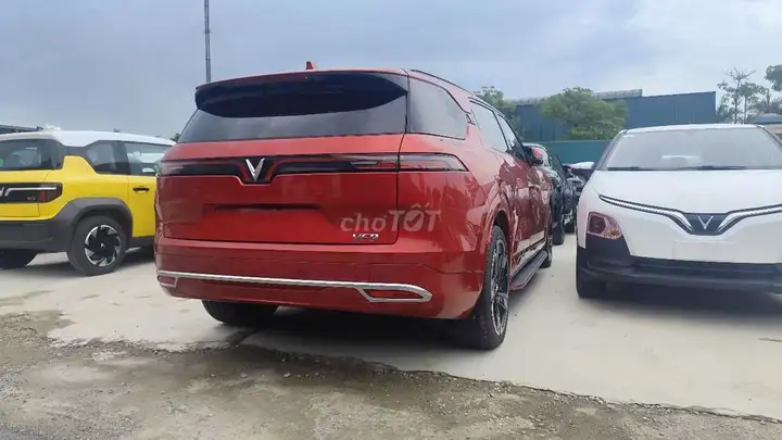 Vinfast VF9 Plus 2024, панорамная крыша, батарея CatL, новый 100%