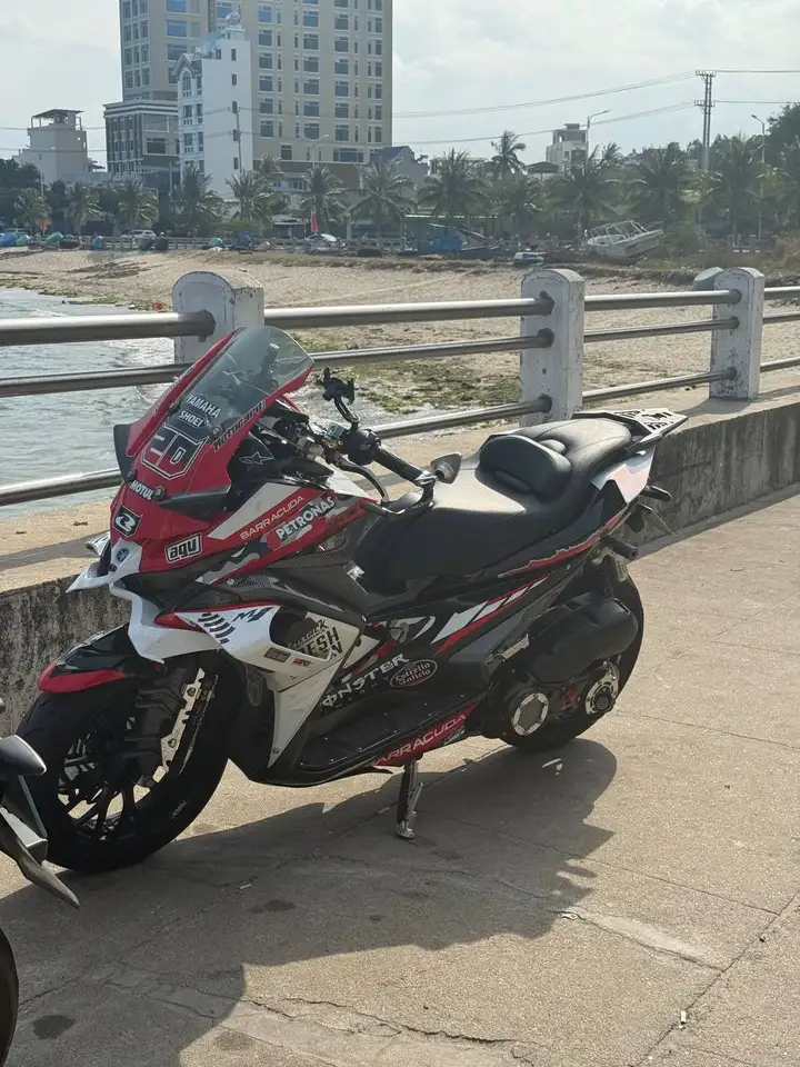 Yamaha NVX 155 в тюнинге Barracuda