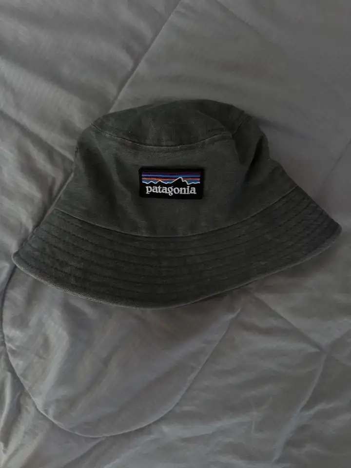 Панама Patagonia, рубашка белая, платье белое, платье короткое, лосины для спорта
