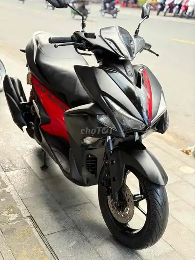 Yamaha NVX 155cc Smartkey черный, красный