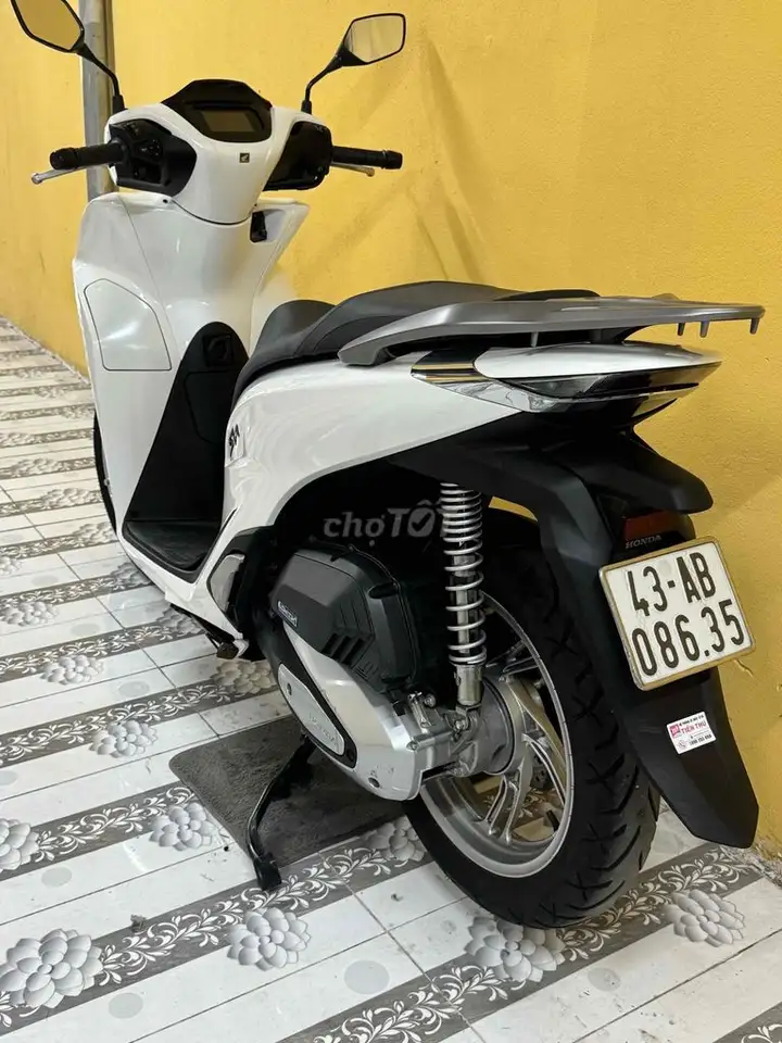 Honda SH 125 2026 бело-черный суперновый 43AB-086.35