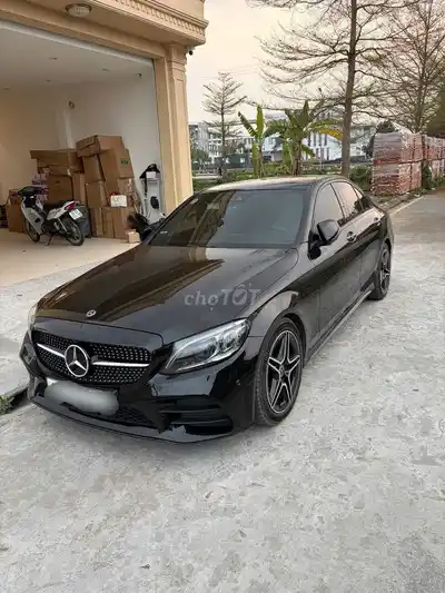 Mercedes-Benz C300 AMG 2020 Черный 80000 км