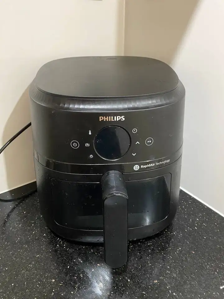 Крепление для кофра, плойка с выпрямителем, шлем, аэрогриль Philips