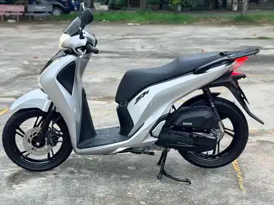 Honda SH 125 2018 серебристый Porsche