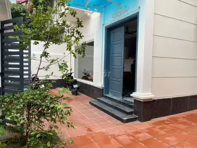 Аренда виллы на Фам Хун 145м², 4 этажа, фасад 12м – абсолютно новый дом