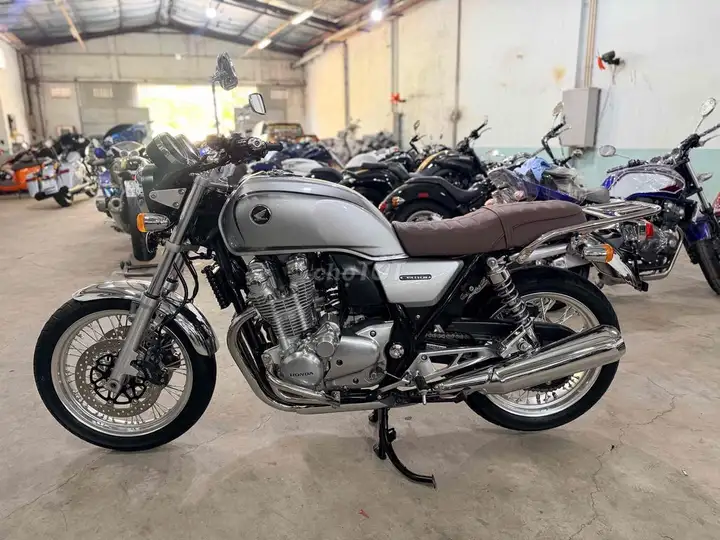Honda CB1100 EX ABS 2015 Серебристый 17 000 км