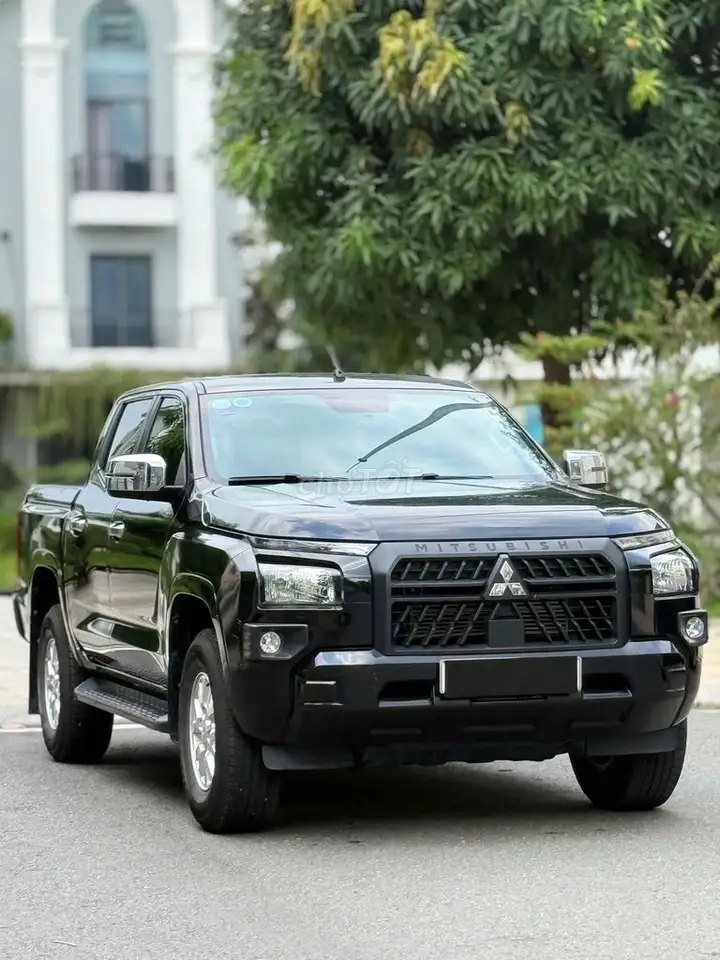 Mitsubishi Triton GLX 2.5AT 4x2 2024 Черный