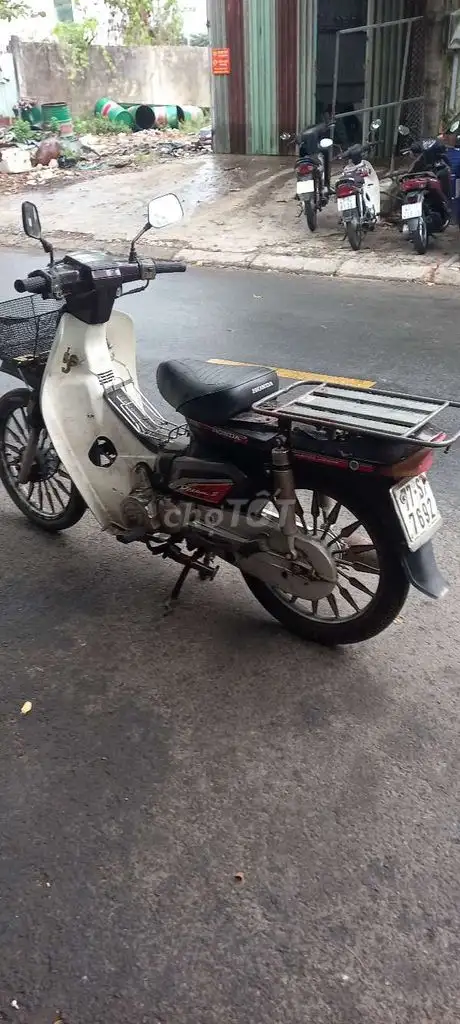 Honda Dream, цвета: белый, черный, б/у