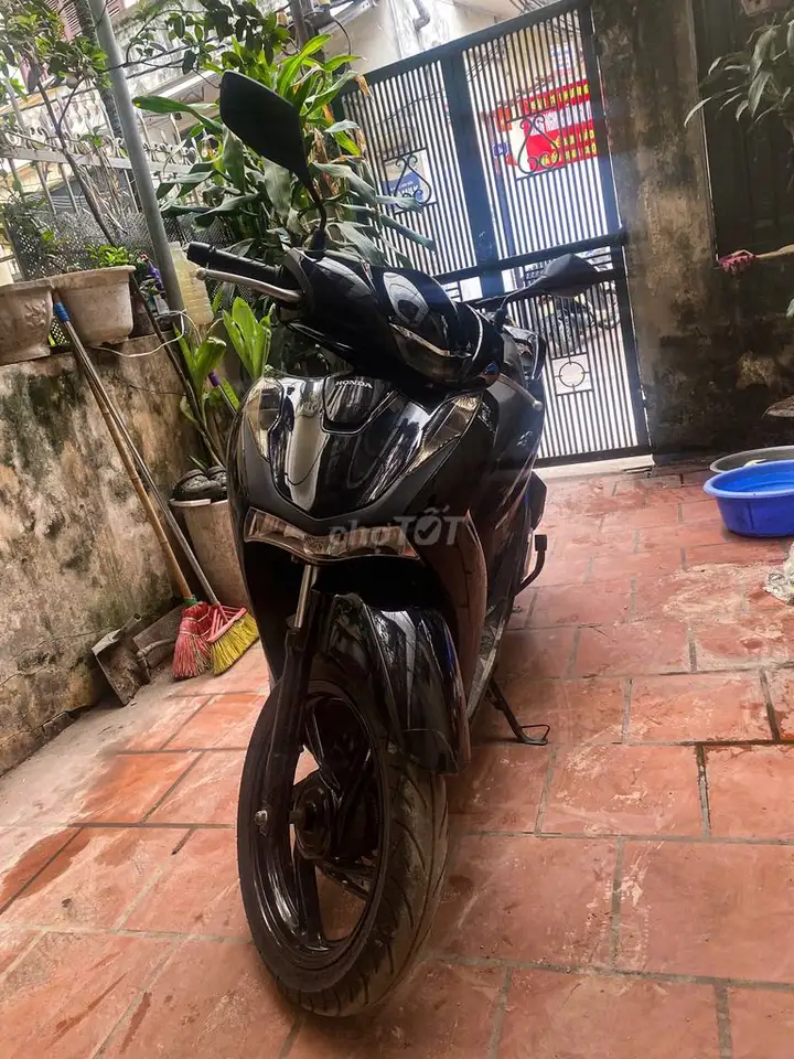 Honda SH 150i ABS 2021 Четыр черный 16095 km