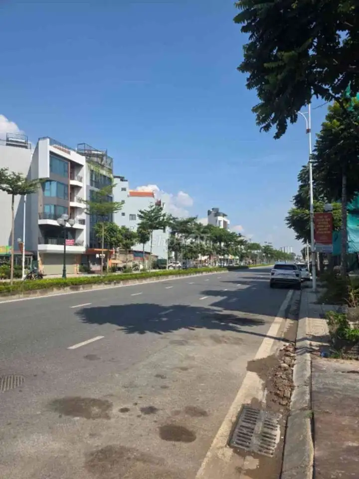 Bán nhà Hồng Tiến 7 tầng, ô tô tránh, mặt tiền 4.8m