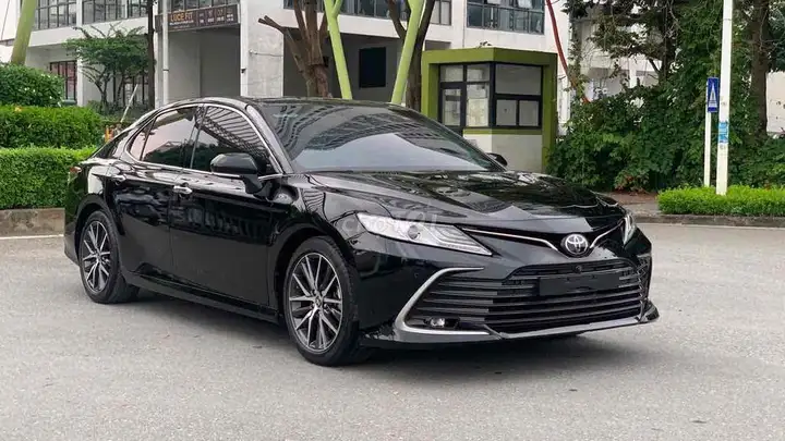 Toyota Camry 2.5Q 2023 60.000 km Черный