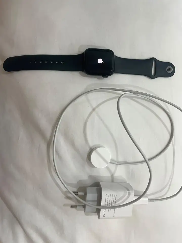 Apple Watch SE 2 (40 мм, GPS)
