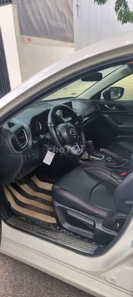 Mazda Mazda 3 2016 белый 174 000 км
