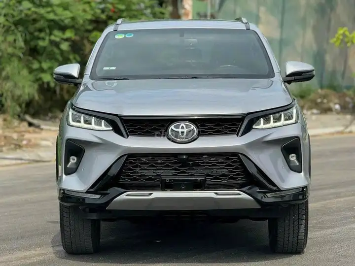Toyota Fortuner Legender 2.4AT 2025 дизель