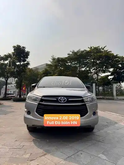 Toyota Innova 2.0E 2019 МКПП Серебристый