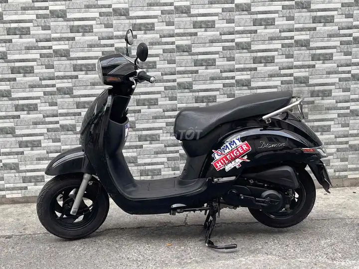 Скутер Vespa 50cc 2023, 9 владельцев