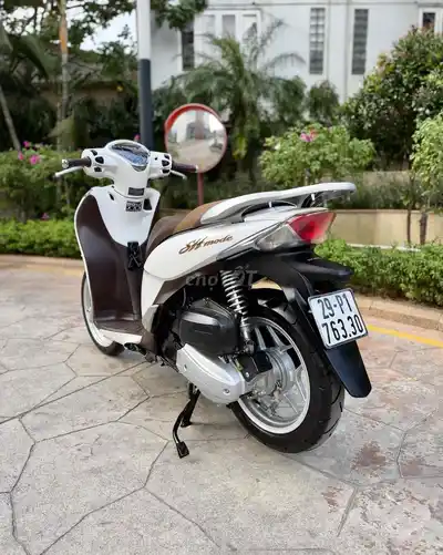 Honda SH Mode 2019 белого цвета