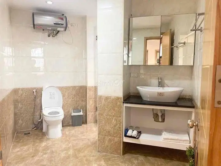 Сдается квартира 55м² с мебелью и техникой — Нгок Лам, у больницы Бак Ха