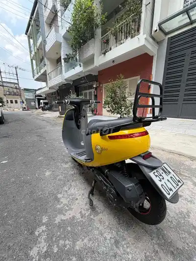 Скутер Gogo Minion 50cc желтого цвета