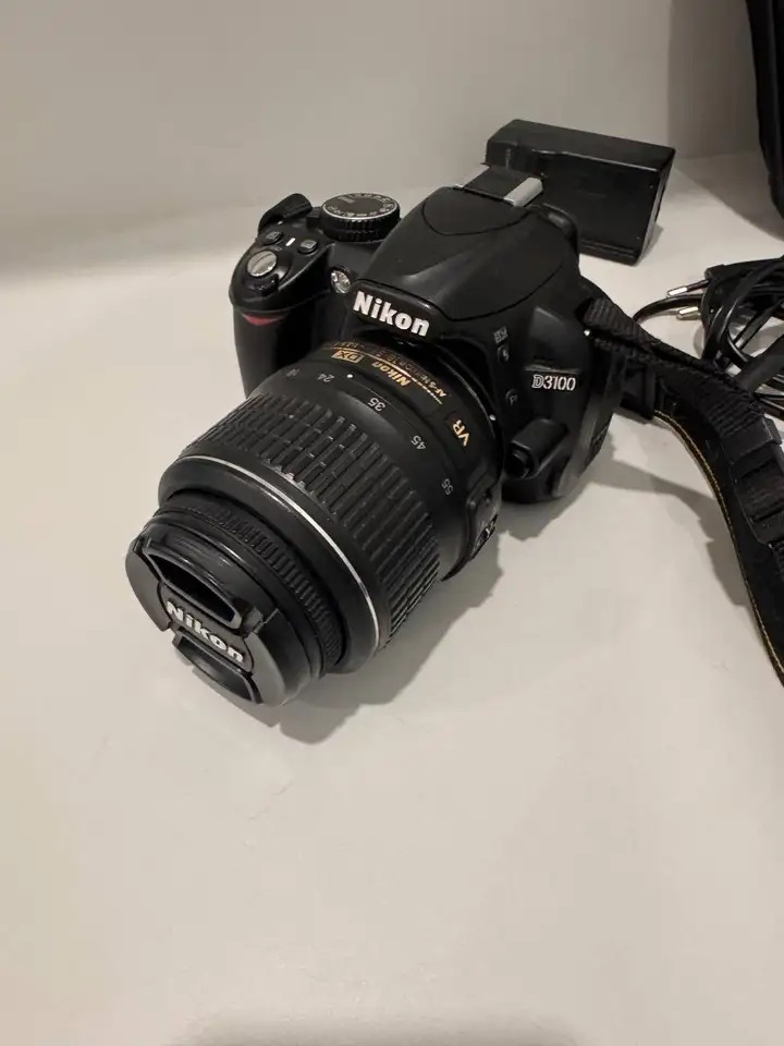 Nikon D3100 + объектив 18–55mm VR