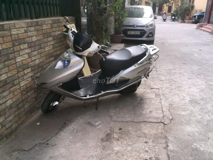 Honda FUMA SDH 125 T-23 серебристый