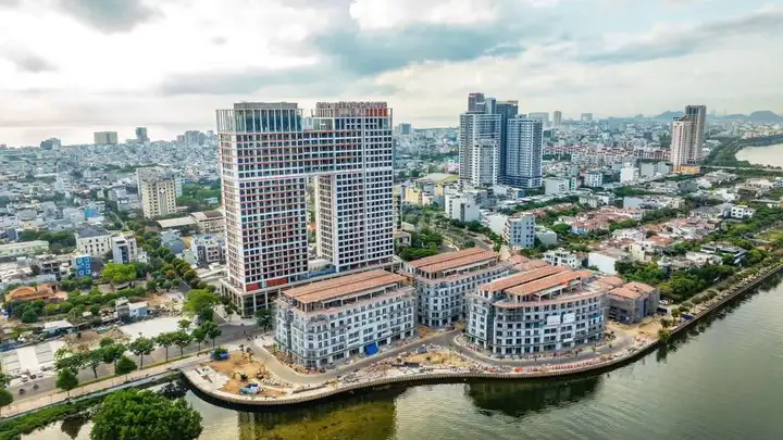 Двухуровневая квартира Duplex в The Ponte, высокий этаж, вид на море