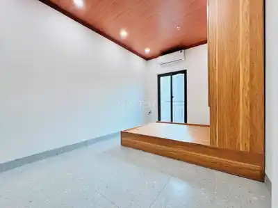 Новый дом 259 Vinh Hung, просторный балкон