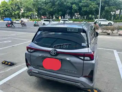 TOYOTA VELOZ CROSS