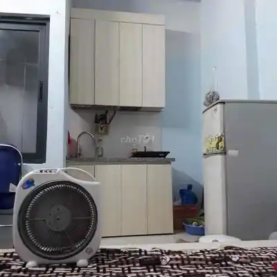 Ищу сожительницу (в комнате уже 2 человека)