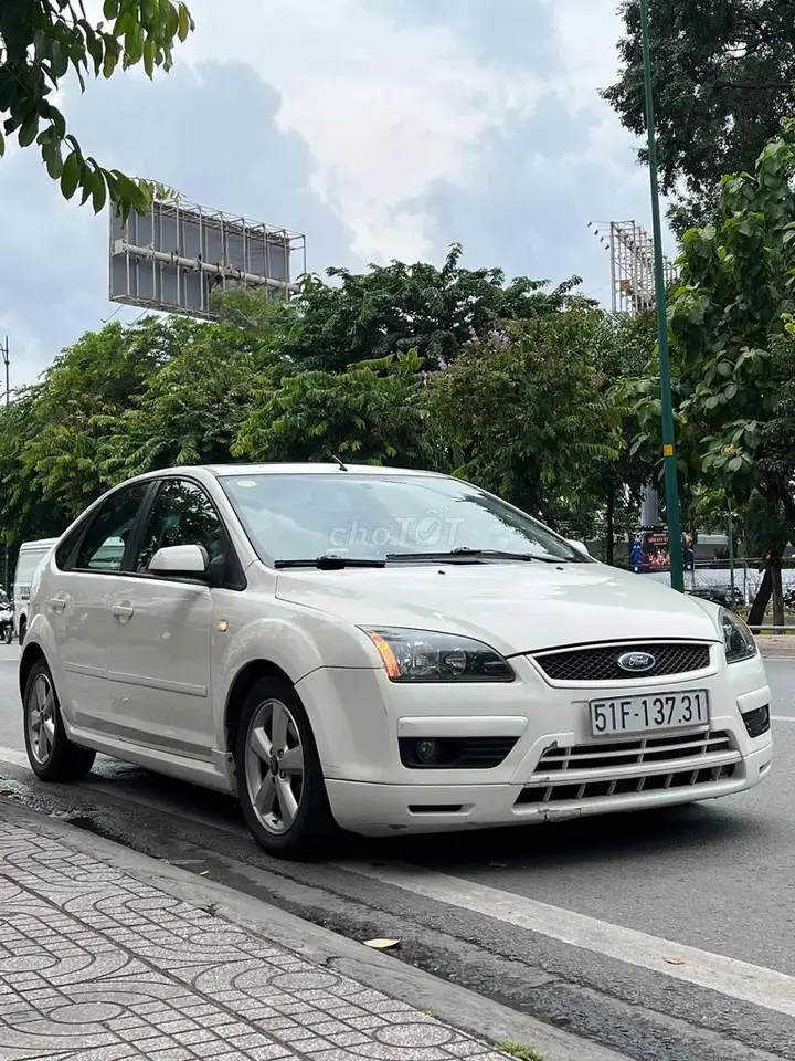 Ford Focus, белый, 5 мест