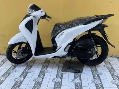 Honda SH 150 ABS 2018 белый с черным 43AE-067.51