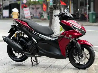 Yamaha NVX 155 2024 Красно-черный 11000 км