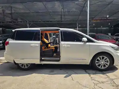 KIA Sedona 2017 полная комплектация