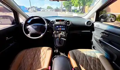 Kia Carens 2.0 AT, 7 мест, автомат, серый