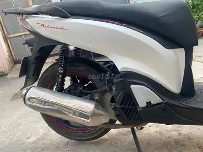 Honda SH 150 вьетнамской сборки в стиле Италии, белый, 2 ABS, в отличном состоянии