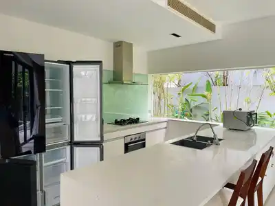 Аренда виллы 3 этажа, 3 спальни, 650 м²