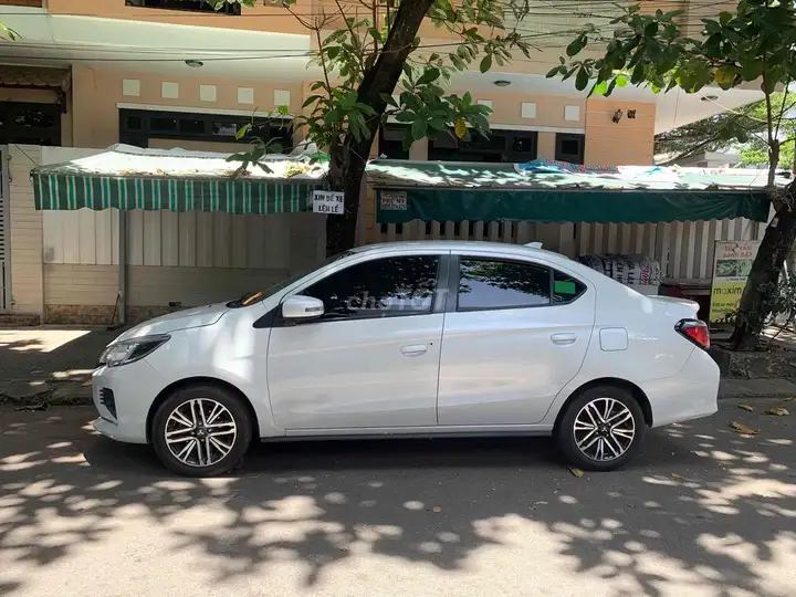 Mitsubishi Attrage 2023 белый, автомат, 65 000 км