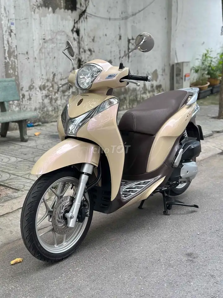 Срочно продам Honda SH mode 2015 BSTP, хозяин